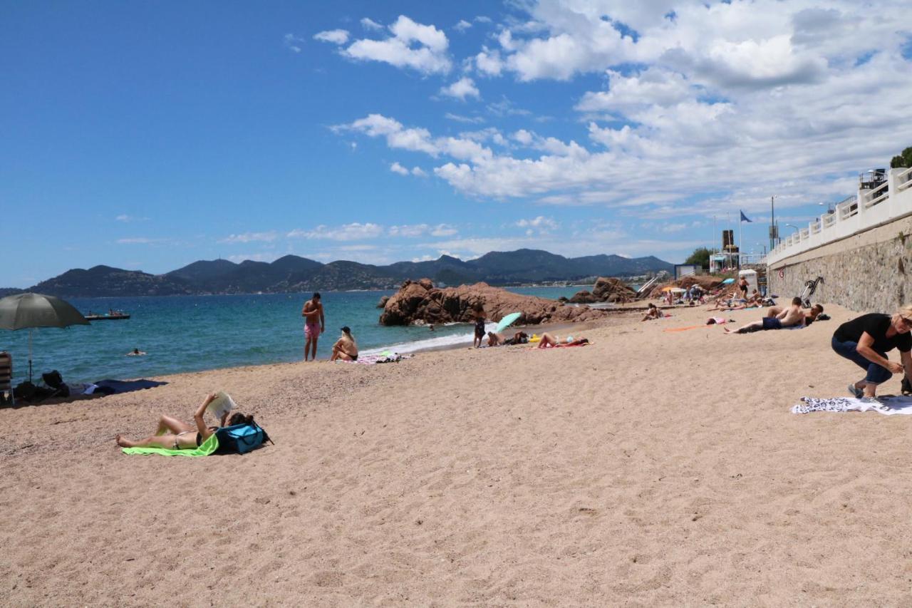 Studio With Beautiful Sea View And Direct Beach Access Cannes Buitenkant foto